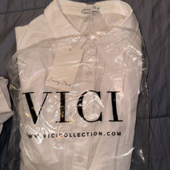 NWT - Vici - Elina Cotton Open Back Button Down Top - Large - Picture 4 of 4